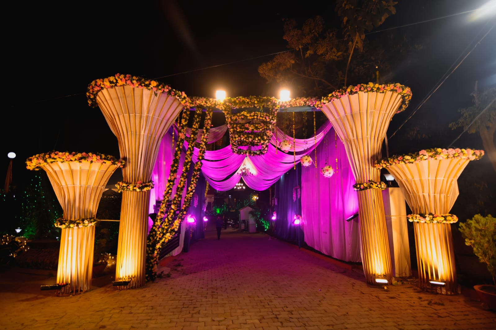 Marriage Lawn in Faizabad, Hotel in Faizabad | Best Hotel in Faizabad, Ayodhya | Marriage Lawn in Faizabad | Wedding Banquet in faizabad | Taraji Resort Hotel and Restaurant
